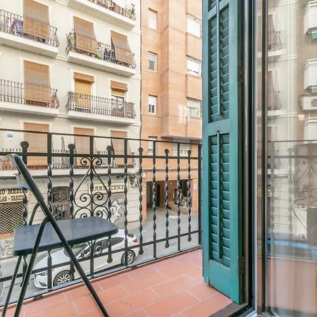Lägenhet Charming Gem In Poble Sec *