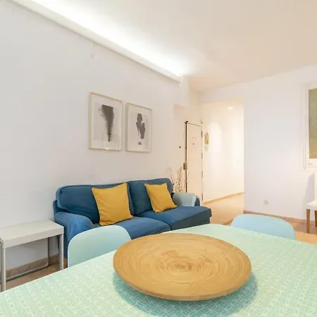 Semesterbostad Charming Gem In Poble Sec Barcelona